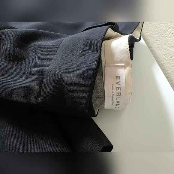 🖤 Everlane Cropped Straight-Leg Work Pants • Size 4 • Good Condition - Picture 4 of 5